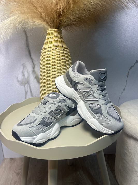 Deportes NB gris