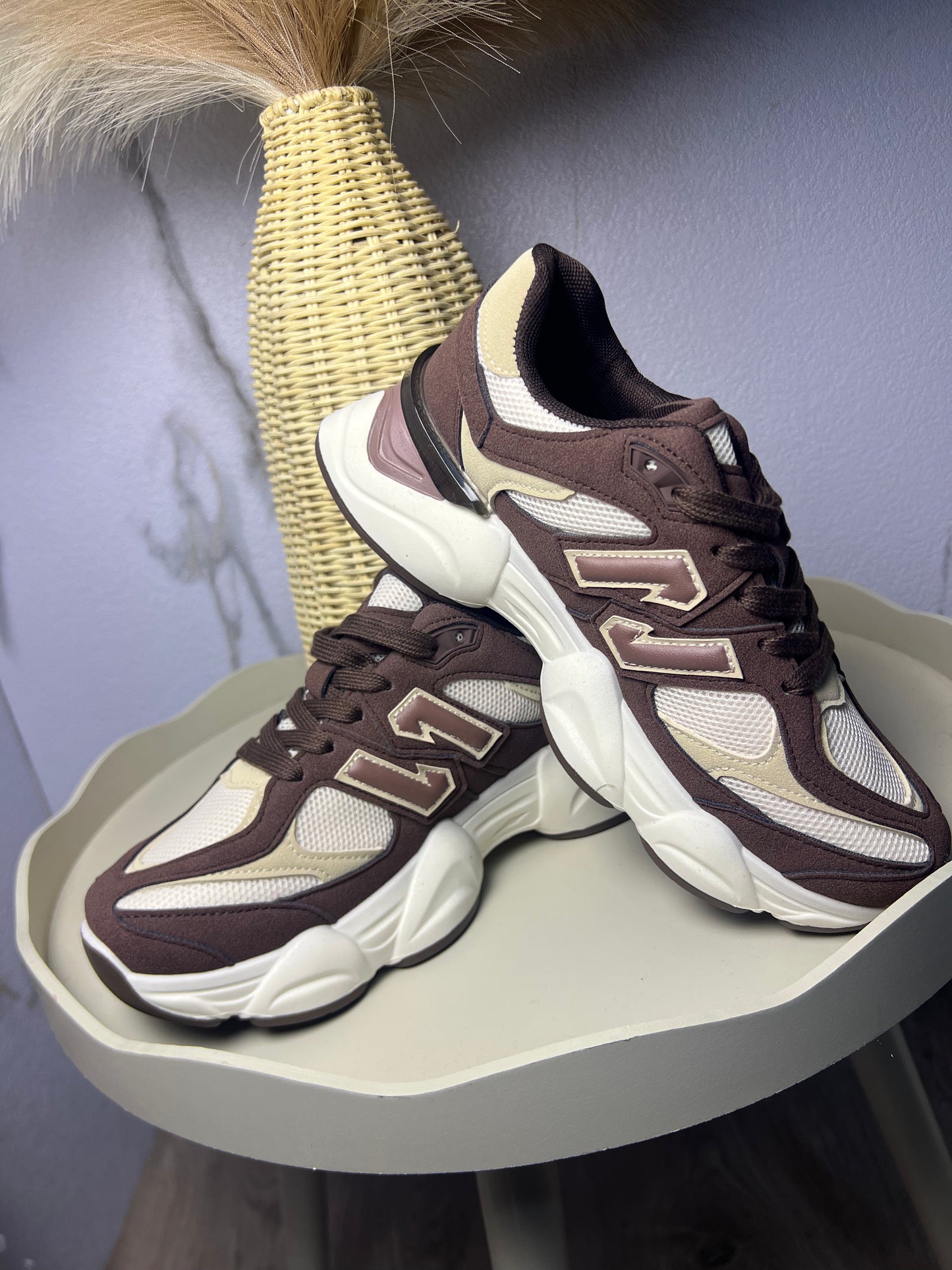 Deportes marrón y beige