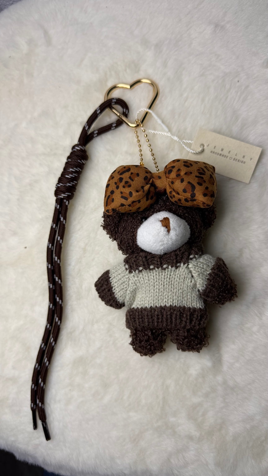 Llavero y charm de osito marrón con lazo leopardo para bolso o mochila