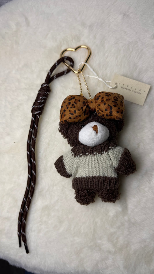 Llavero y charm de osito marrón con lazo leopardo para bolso o mochila
