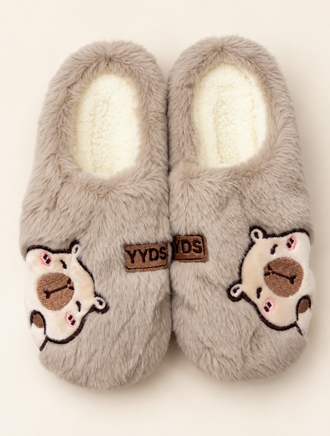 Zapatillas de casa beige de borreguito con osito bordado, talla 38